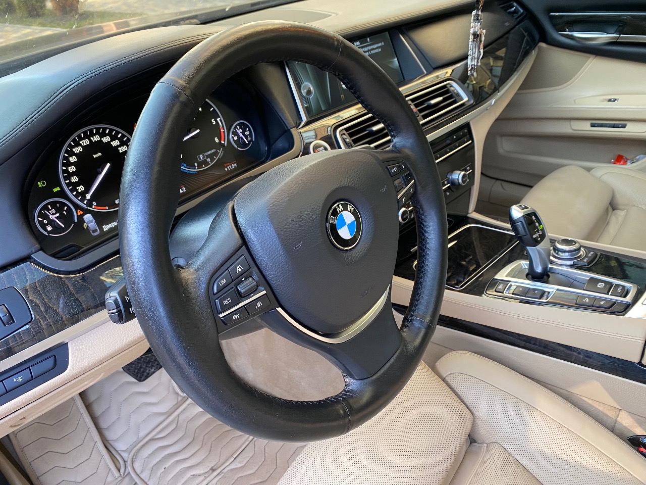 BMW 7 серії - фото 8