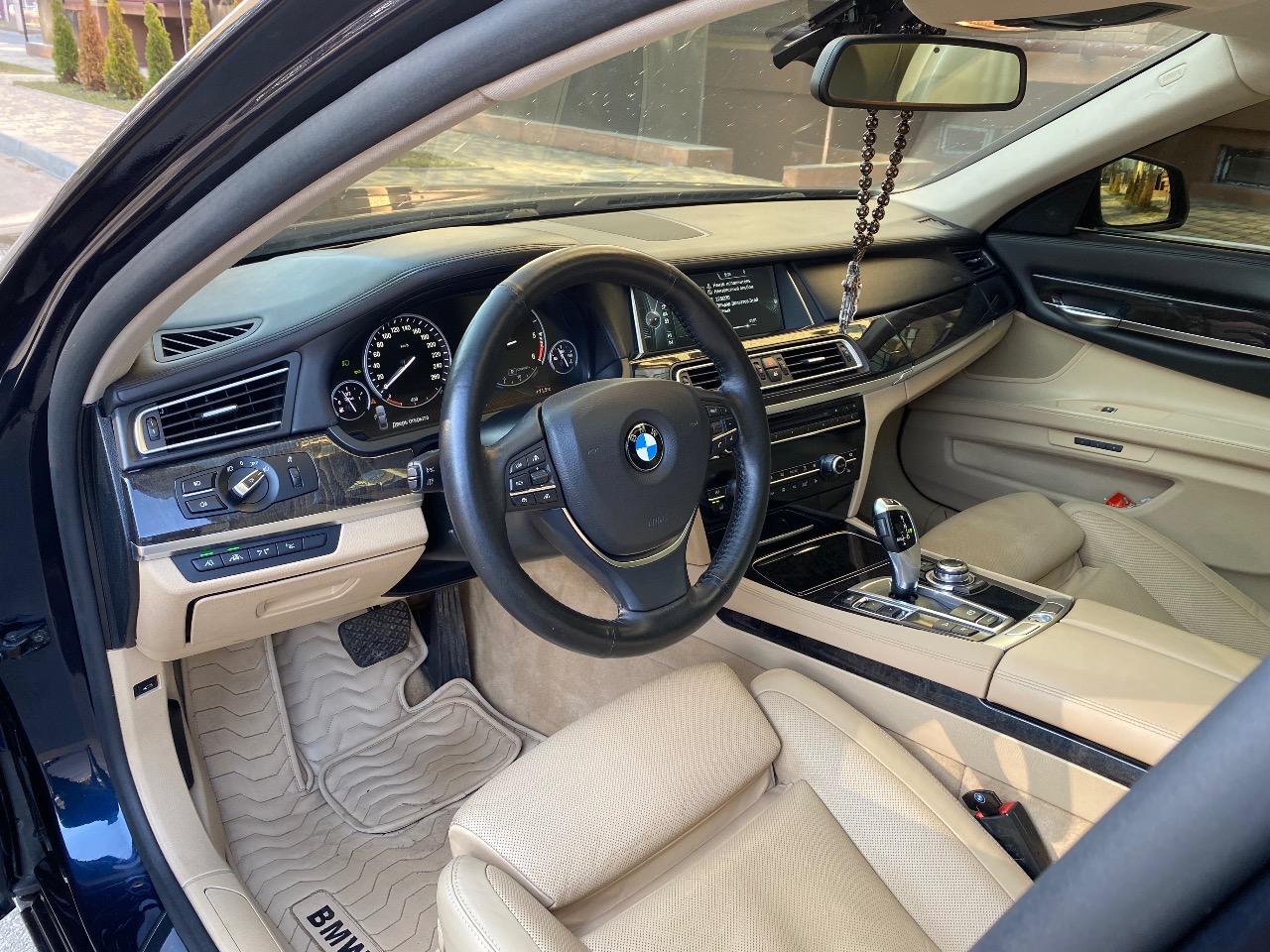 BMW 7 серії - фото 22