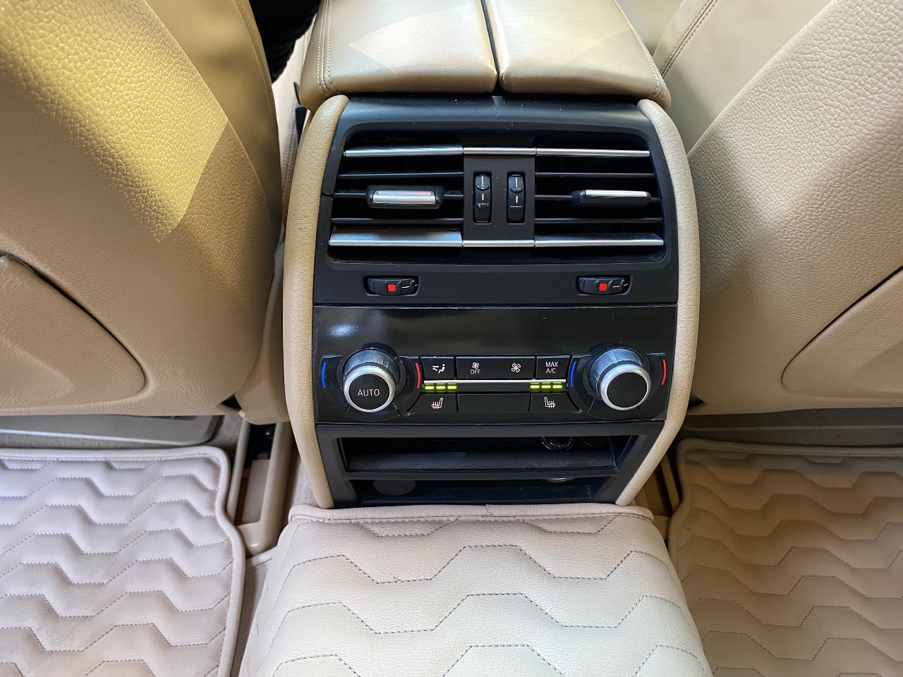 BMW 7 серії - фото 18