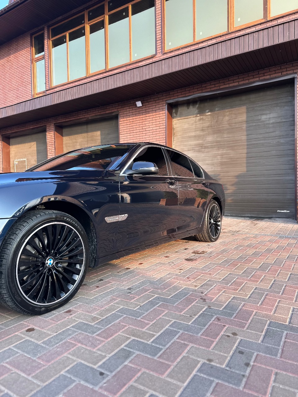 BMW 7 серії - фото 17