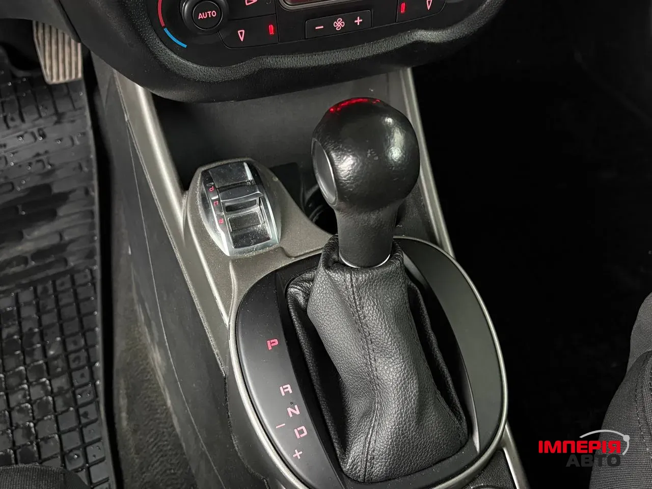 Alfa Romeo MiTo - фото 11