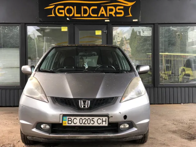 Honda Jazz - фото 1