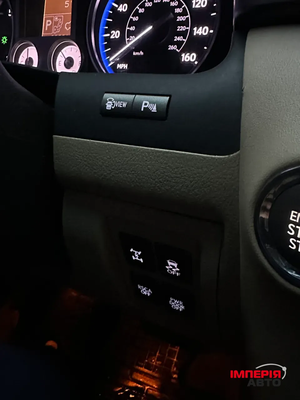 Lexus LX - фото 27