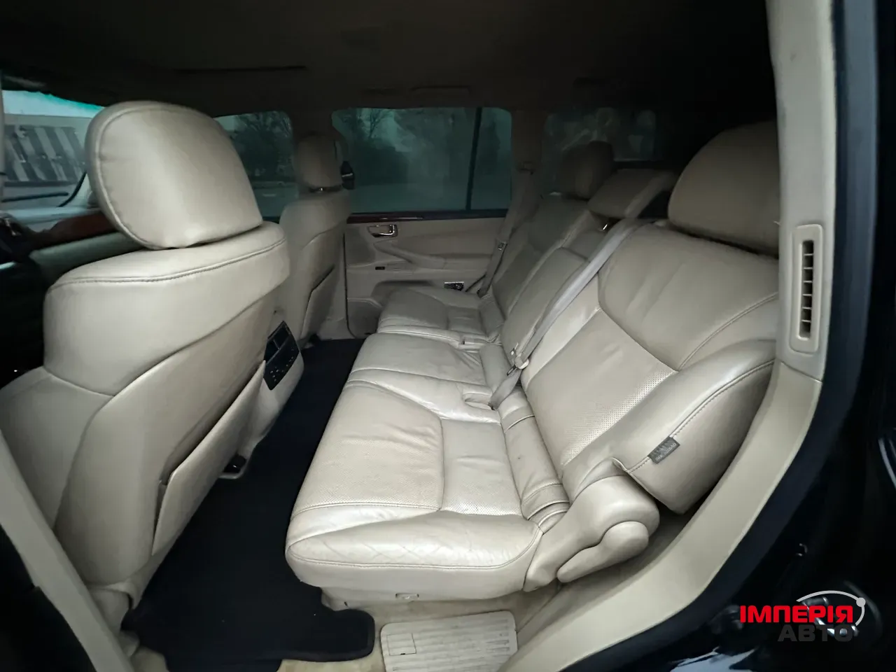 Lexus LX - фото 10