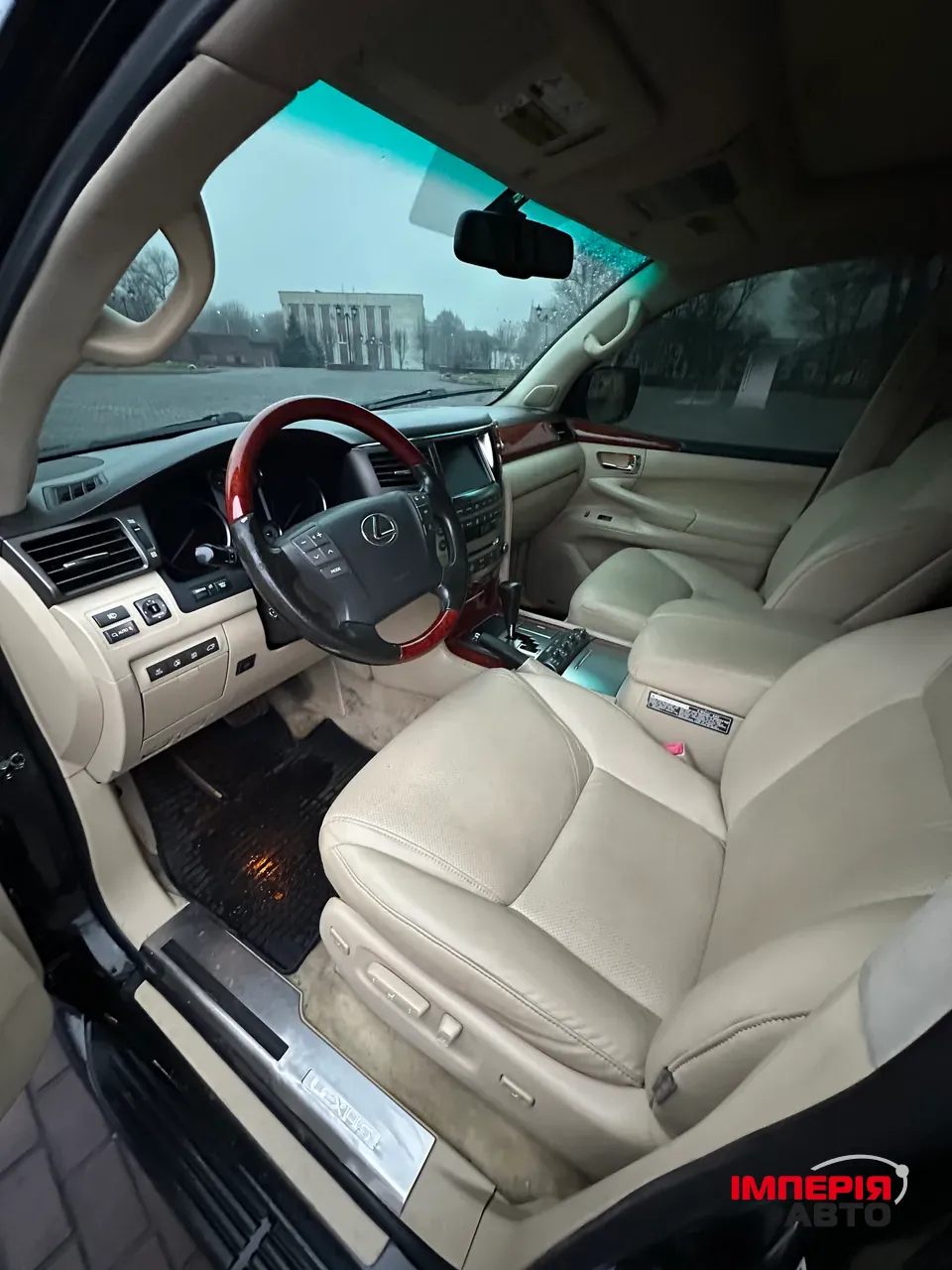 Lexus LX - фото 9