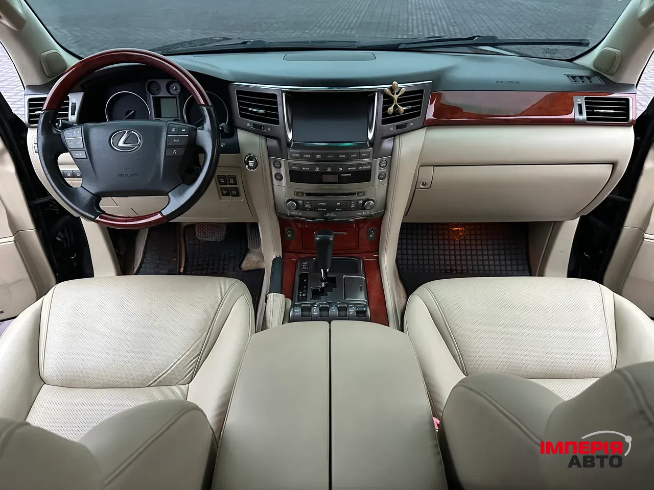 Lexus LX - фото 15