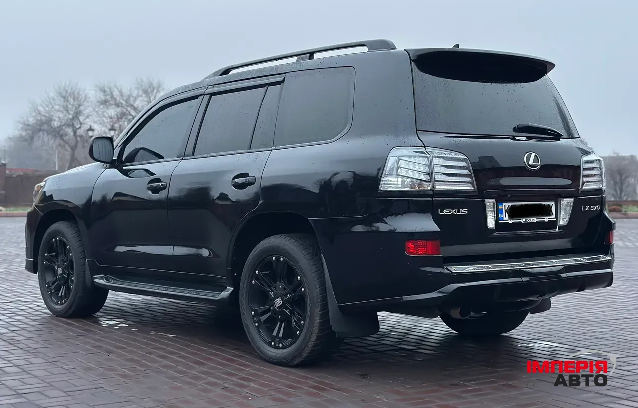 Lexus LX - фото 7