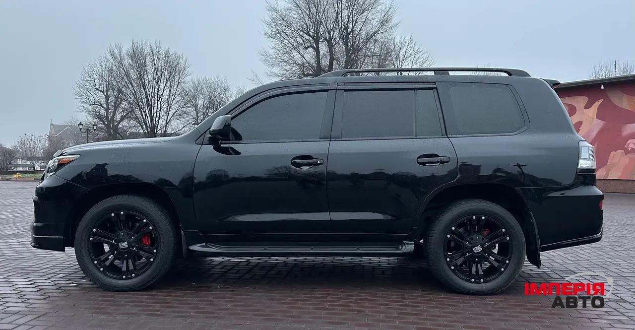 Lexus LX - фото 8