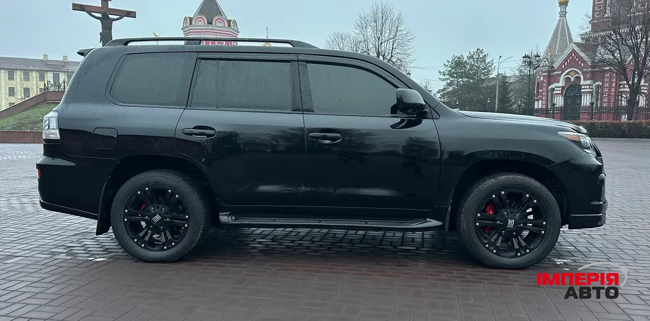 Lexus LX - фото 4