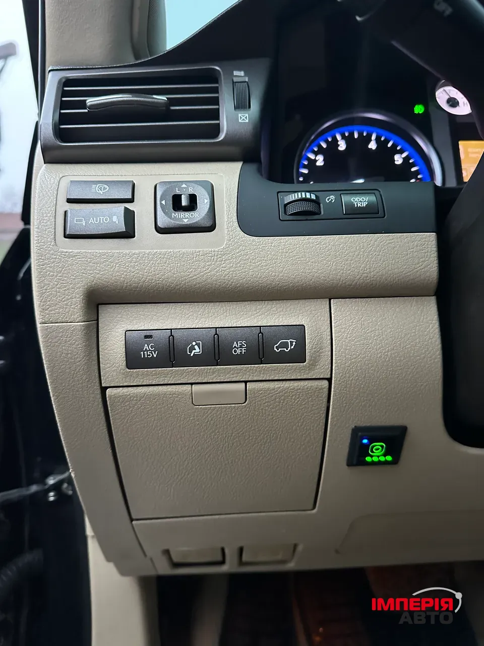 Lexus LX - фото 20