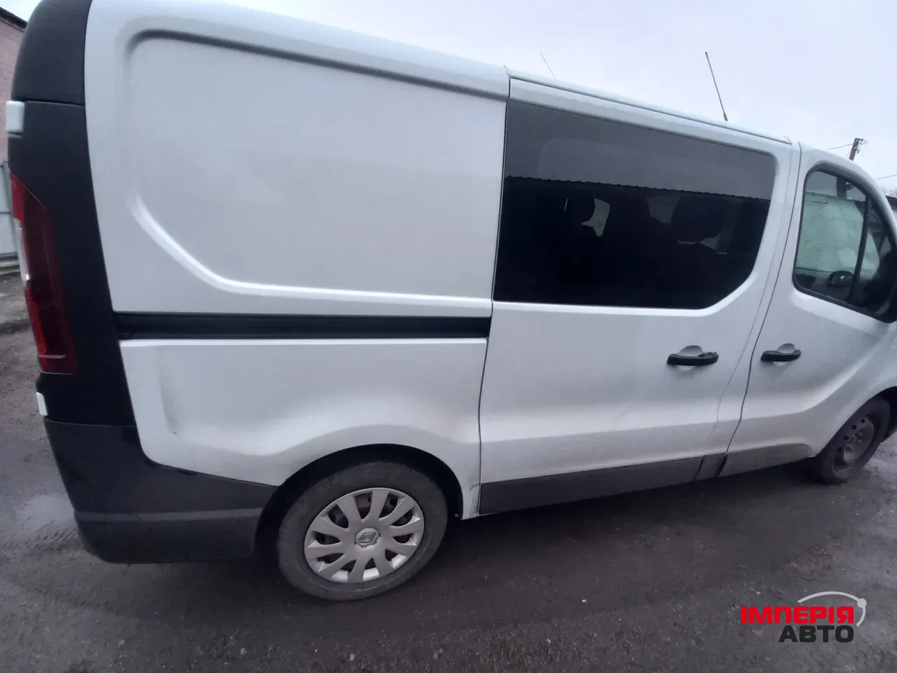 Renault Trafic - фото 2