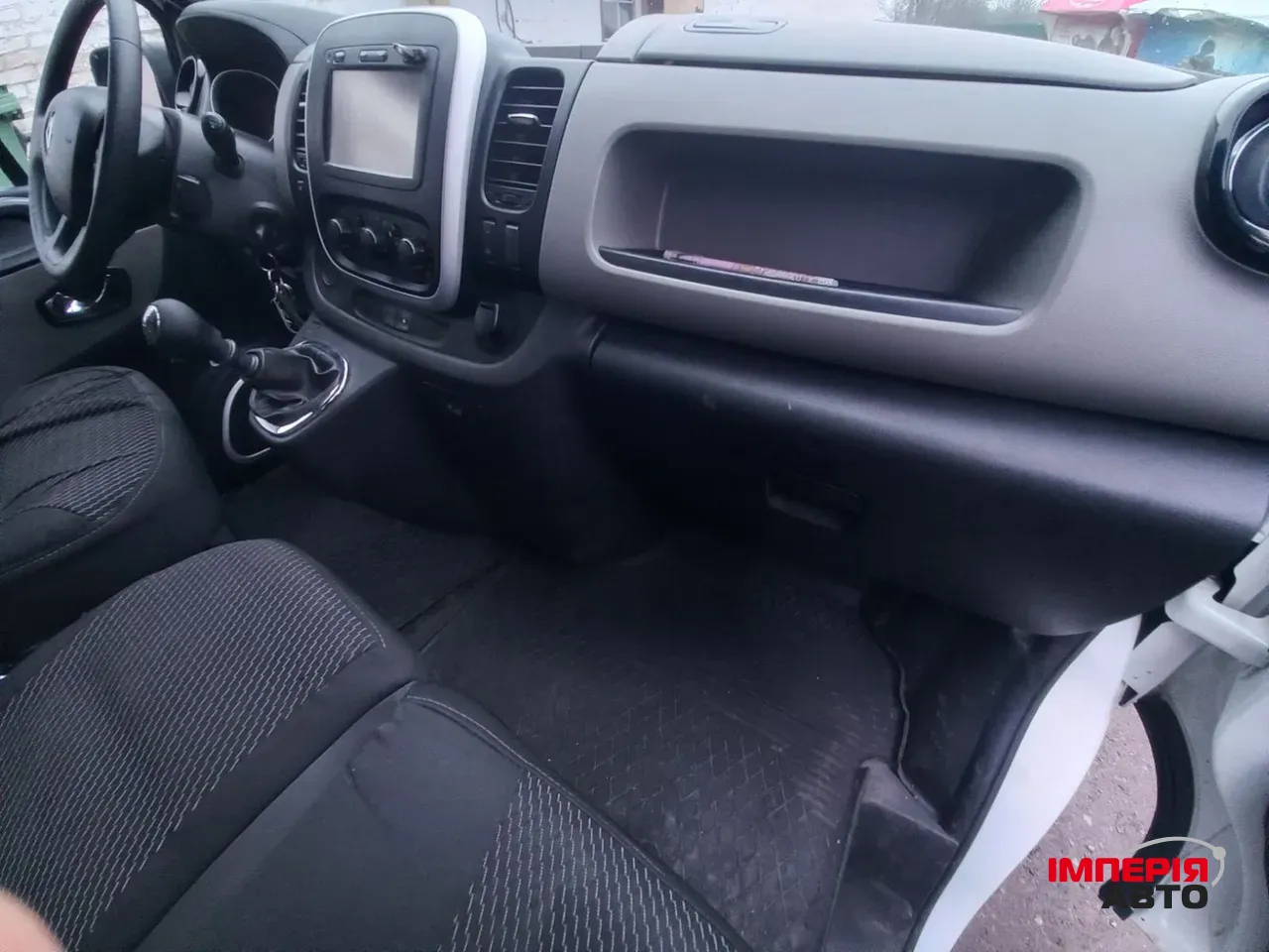 Renault Trafic - фото 4