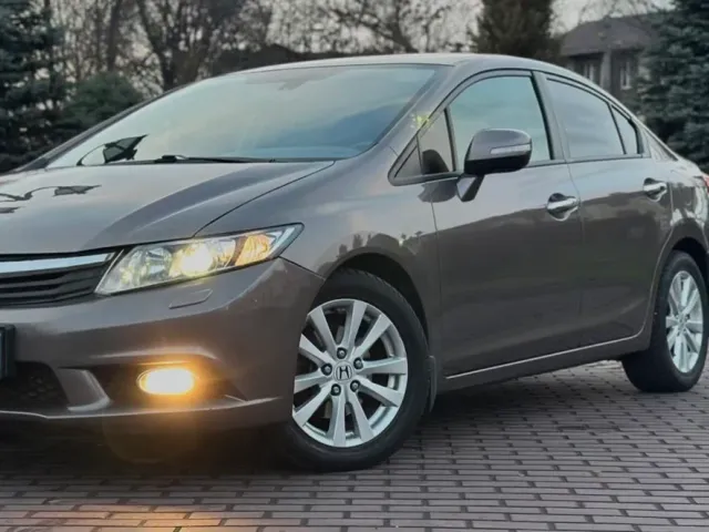 Honda Civic - фото 1