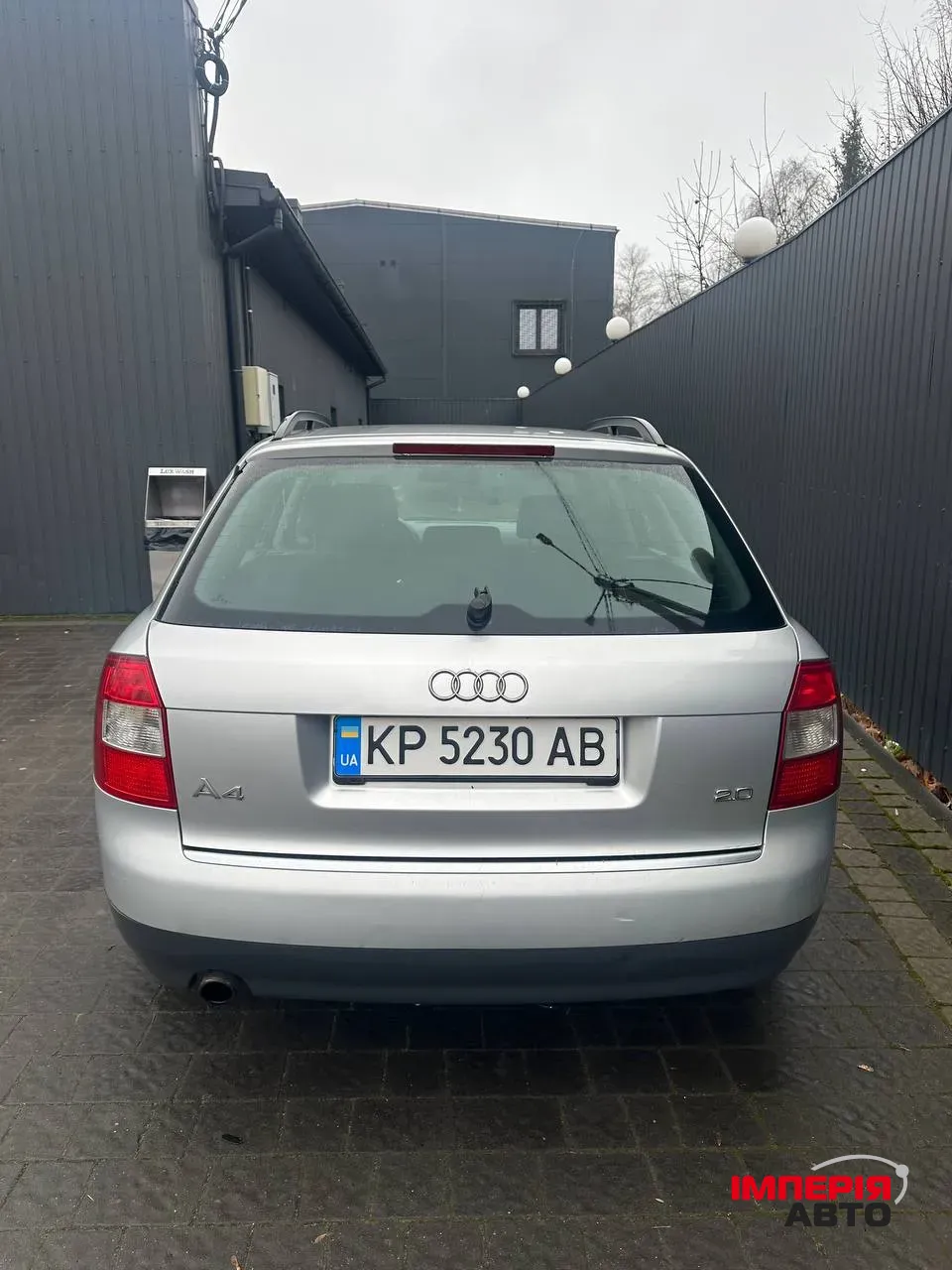 Audi A4 - фото 2