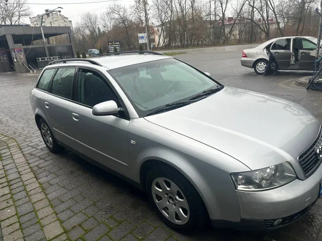 Audi A4 - фото 3