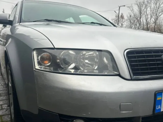 Audi A4 - фото 5