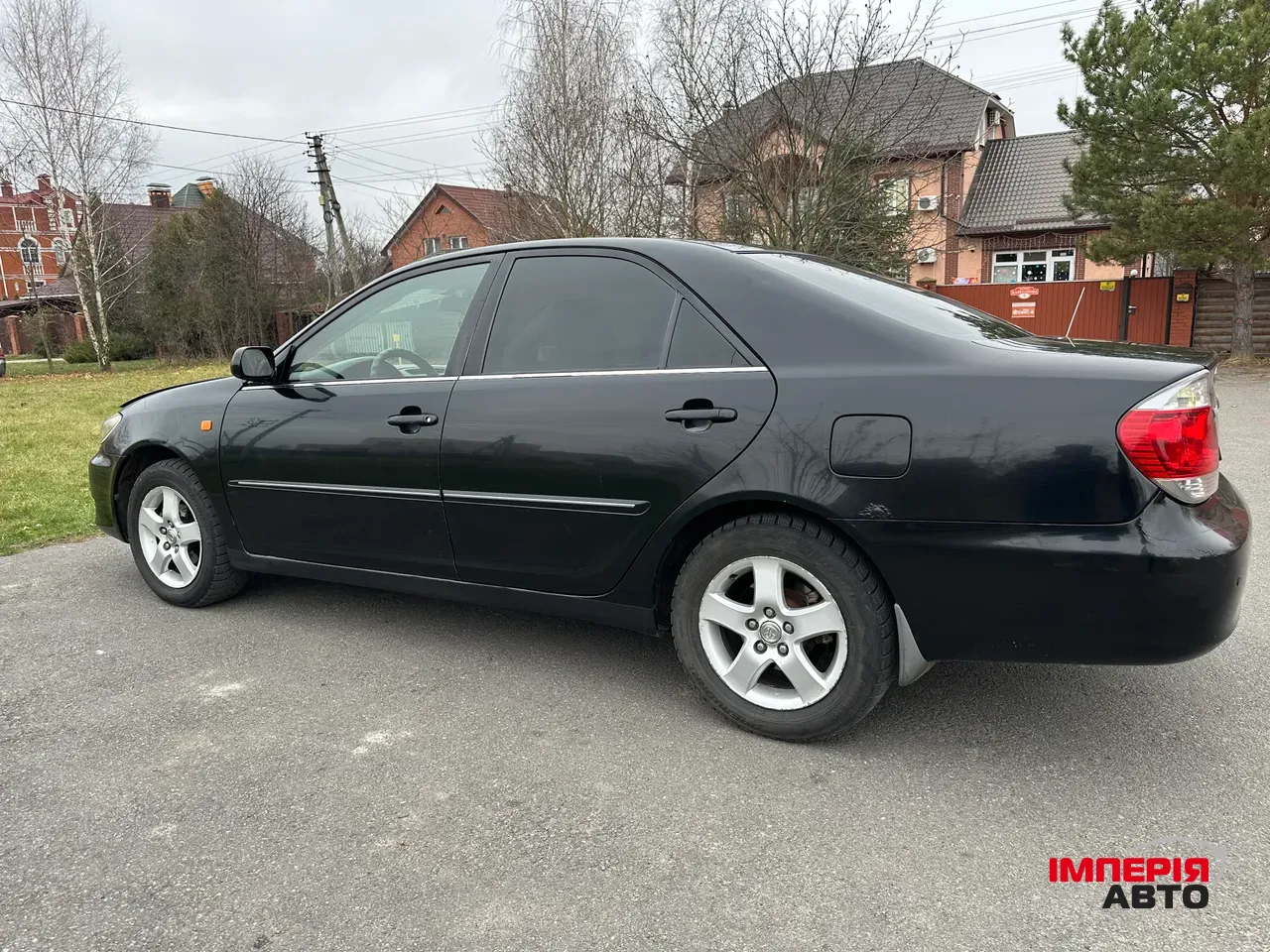 Toyota Camry - фото 2