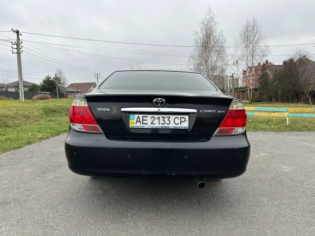 Toyota Camry - фото 4