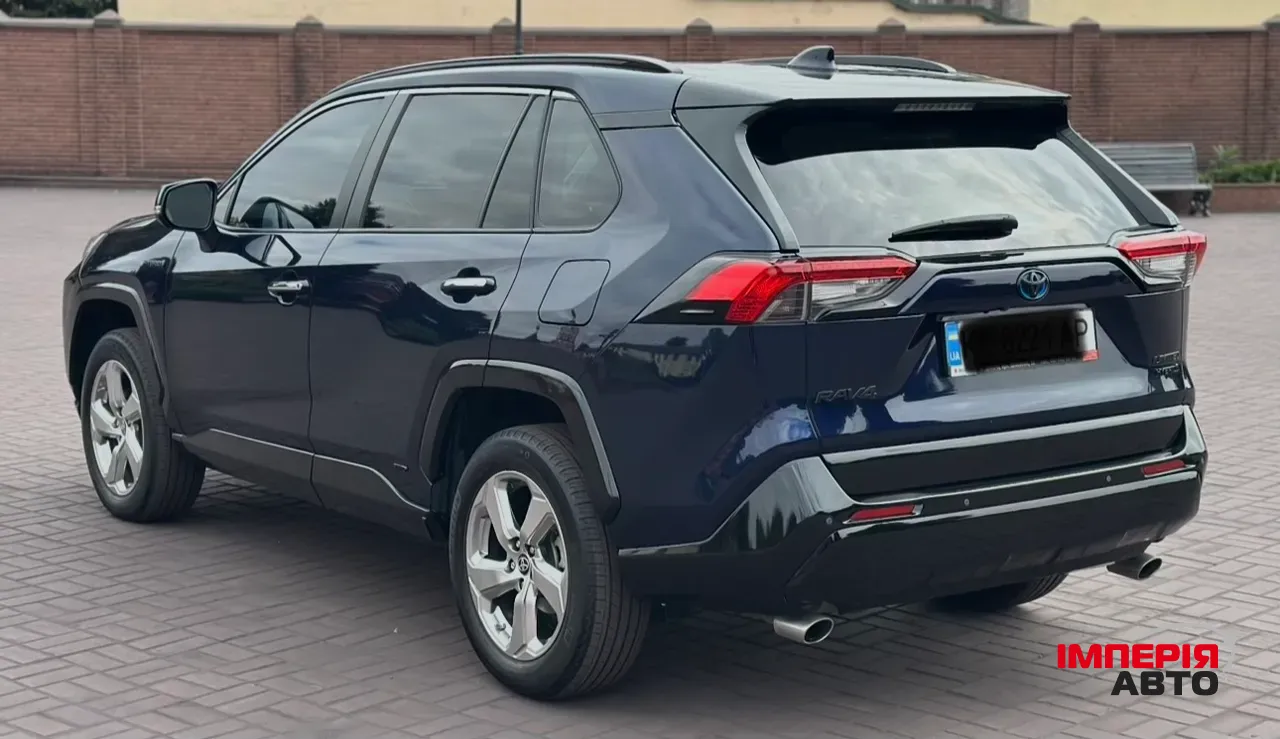 Toyota RAV4 - фото 7