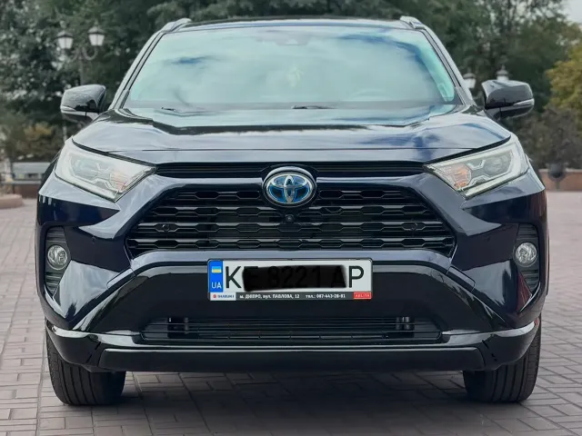 Toyota RAV4 - фото 2
