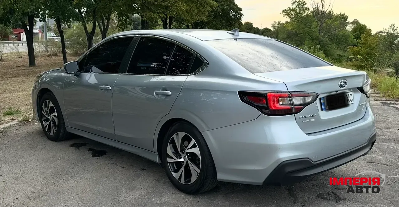 Subaru Legacy - фото 5