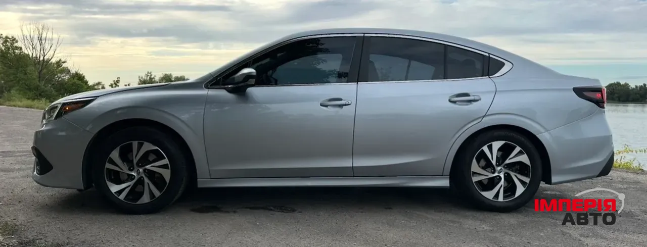 Subaru Legacy - фото 6