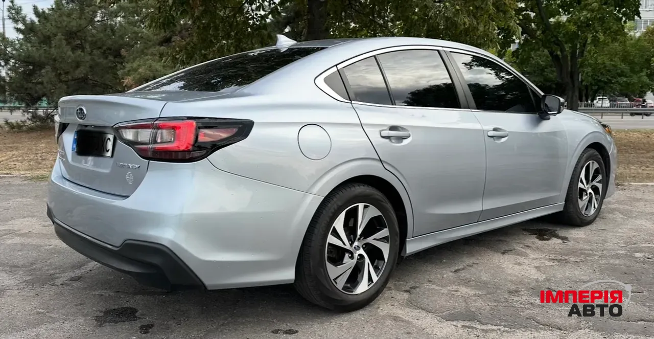 Subaru Legacy - фото 4