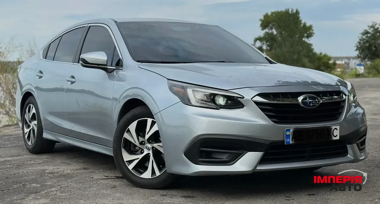 Subaru Legacy - фото 2