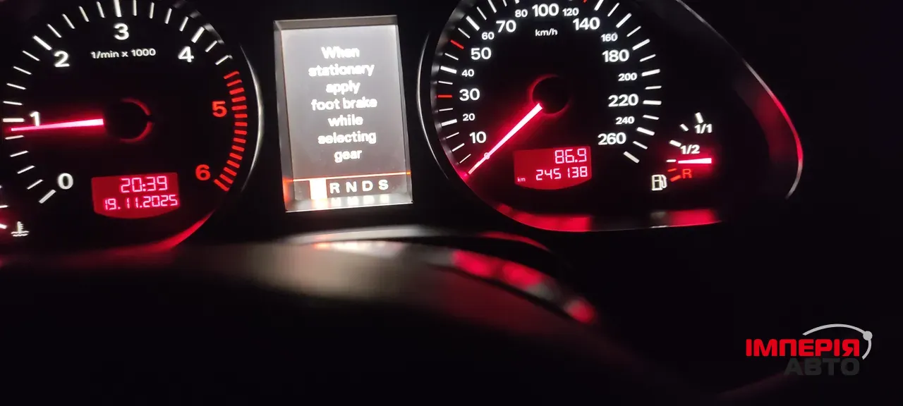 Audi Q7 - фото 17