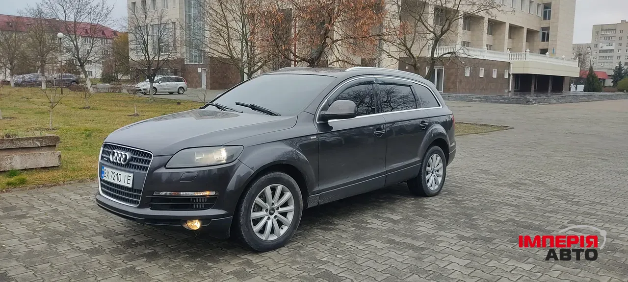 Audi Q7 - фото 5