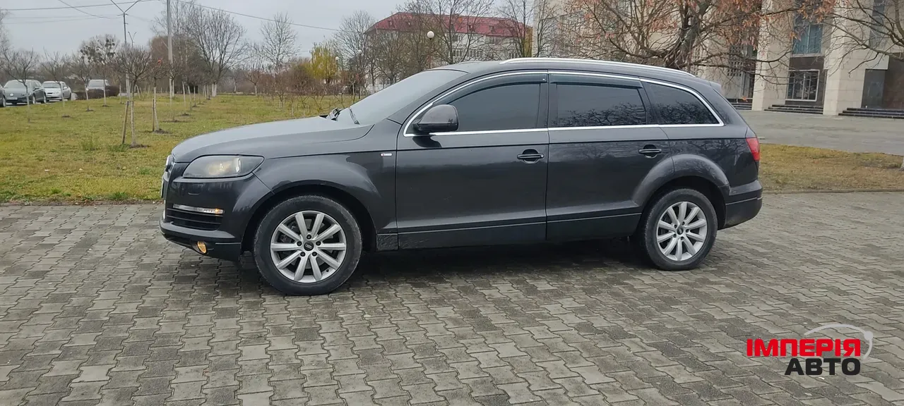 Audi Q7 - фото 6