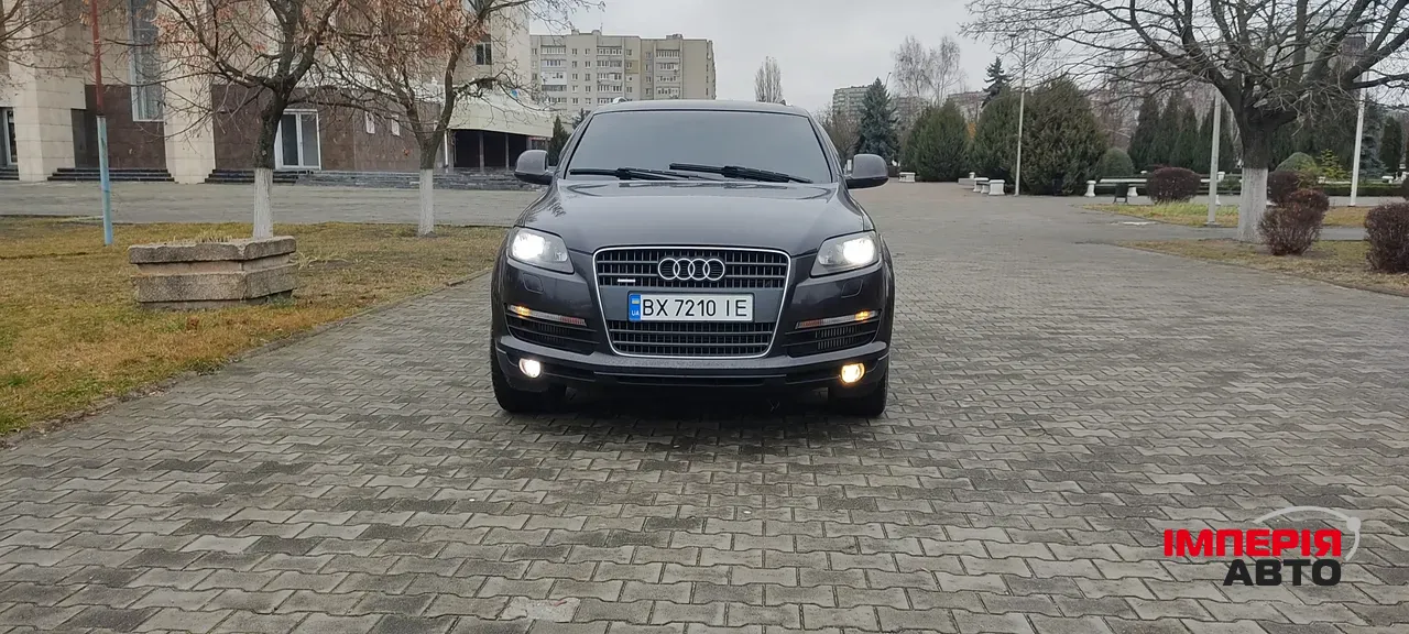 Audi Q7 - фото 4