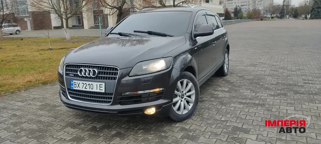 Audi Q7 - фото 15