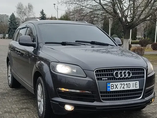 Audi Q7 - фото 3