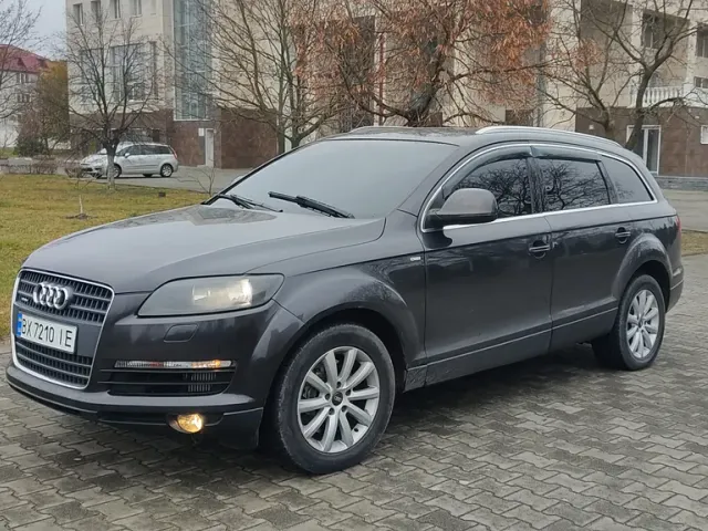 Audi Q7 - фото 5