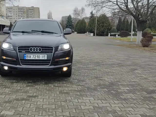 Audi Q7 - фото 4