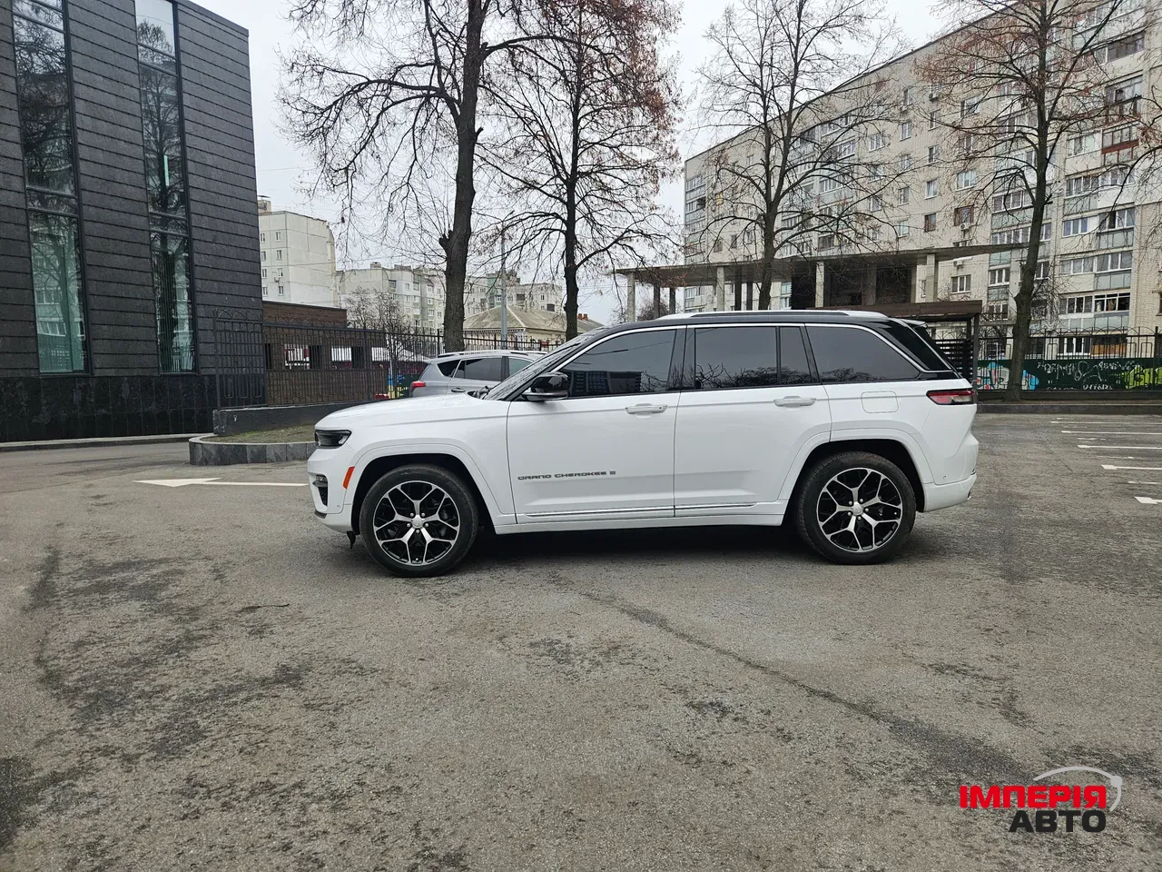Jeep Grand Cherokee - фото 1