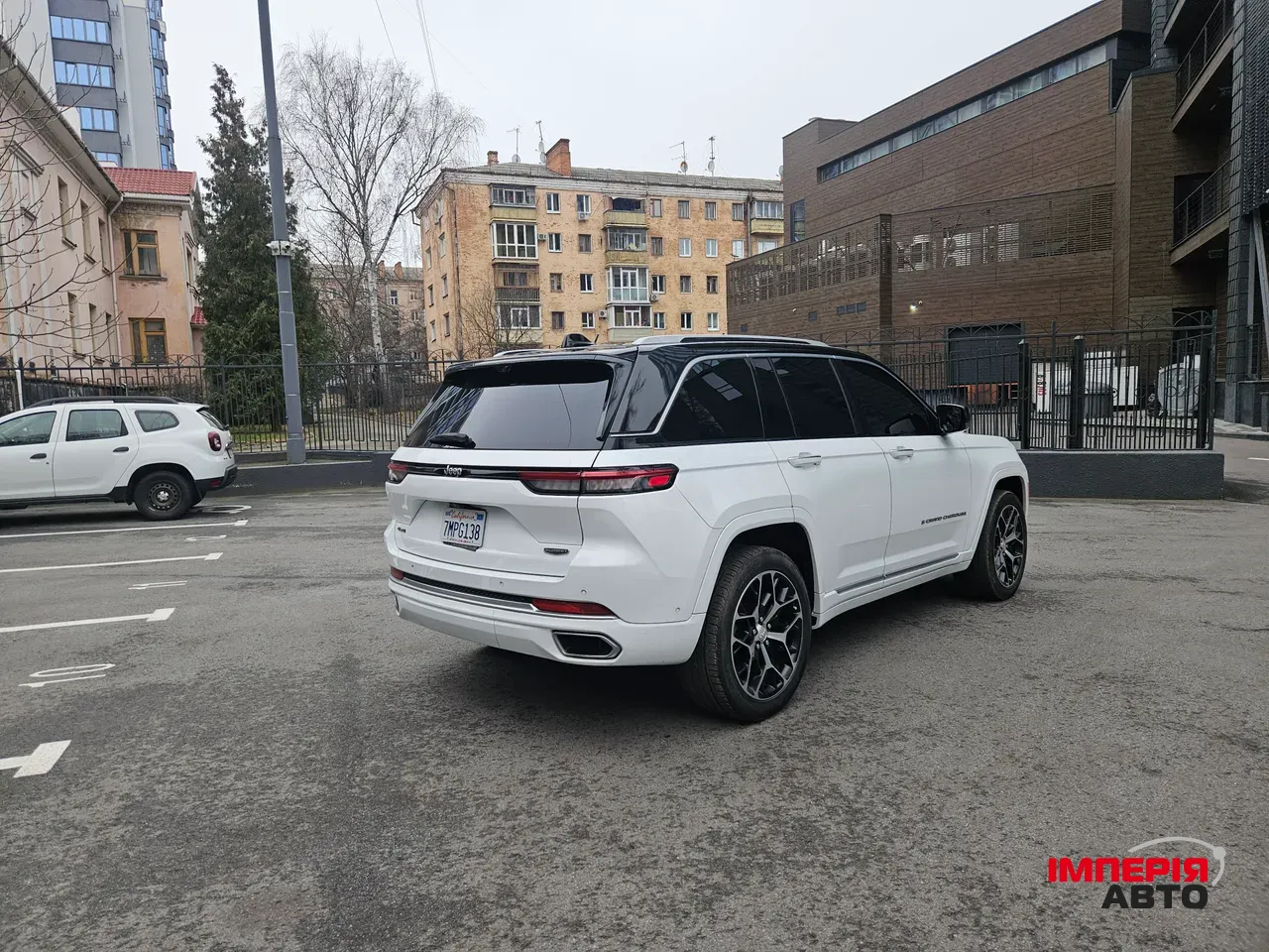 Jeep Grand Cherokee - фото 3