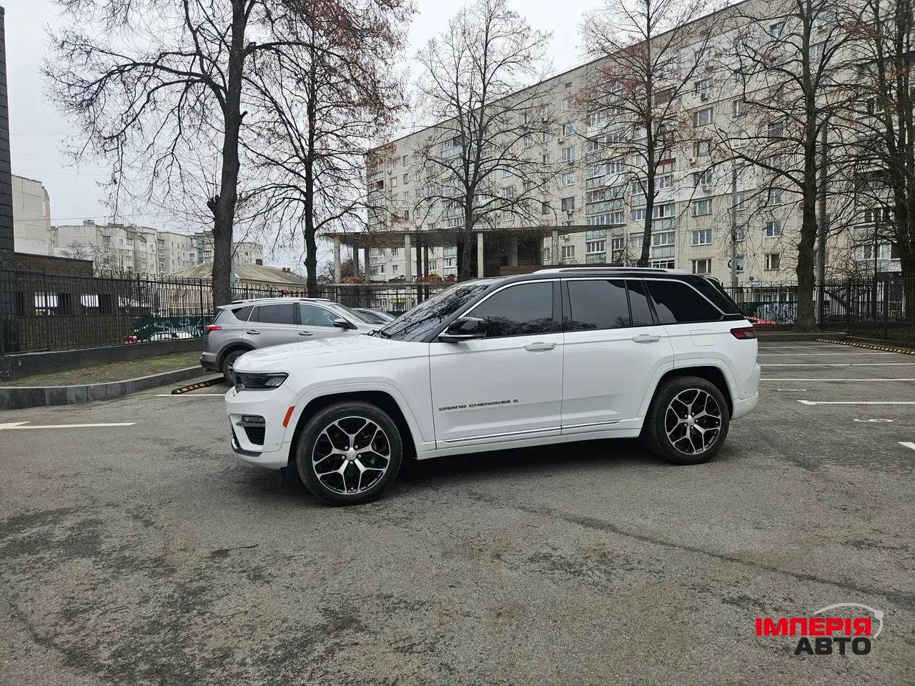 Jeep Grand Cherokee - фото 2