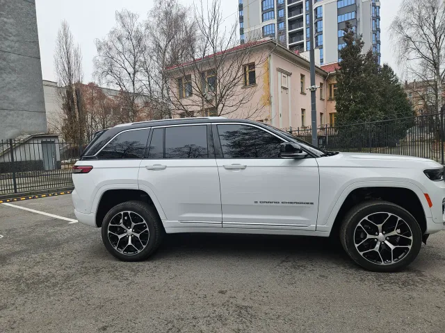 Jeep Grand Cherokee - фото 4