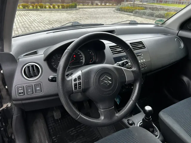 Suzuki Swift - фото 5