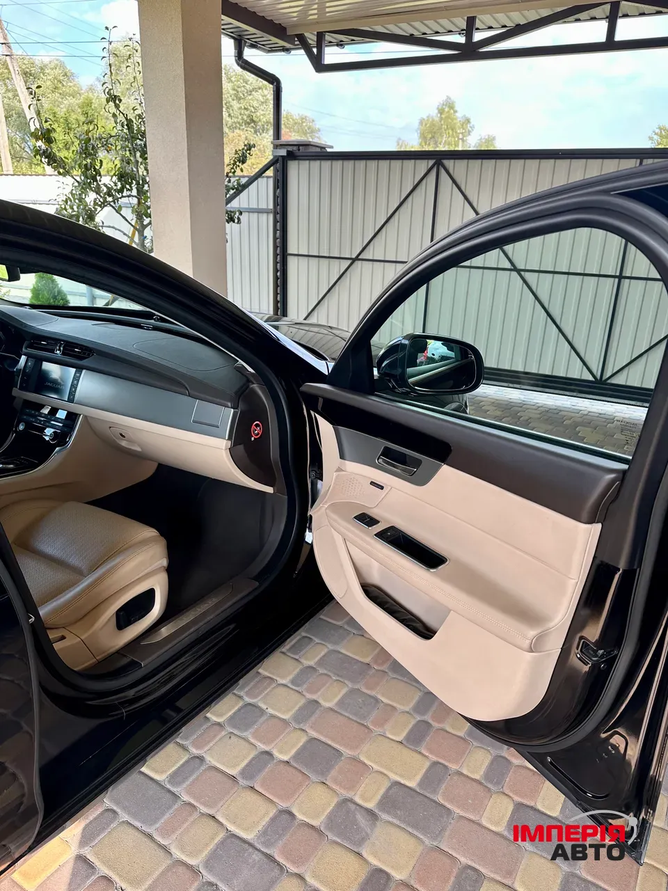 Jaguar XF - фото 13