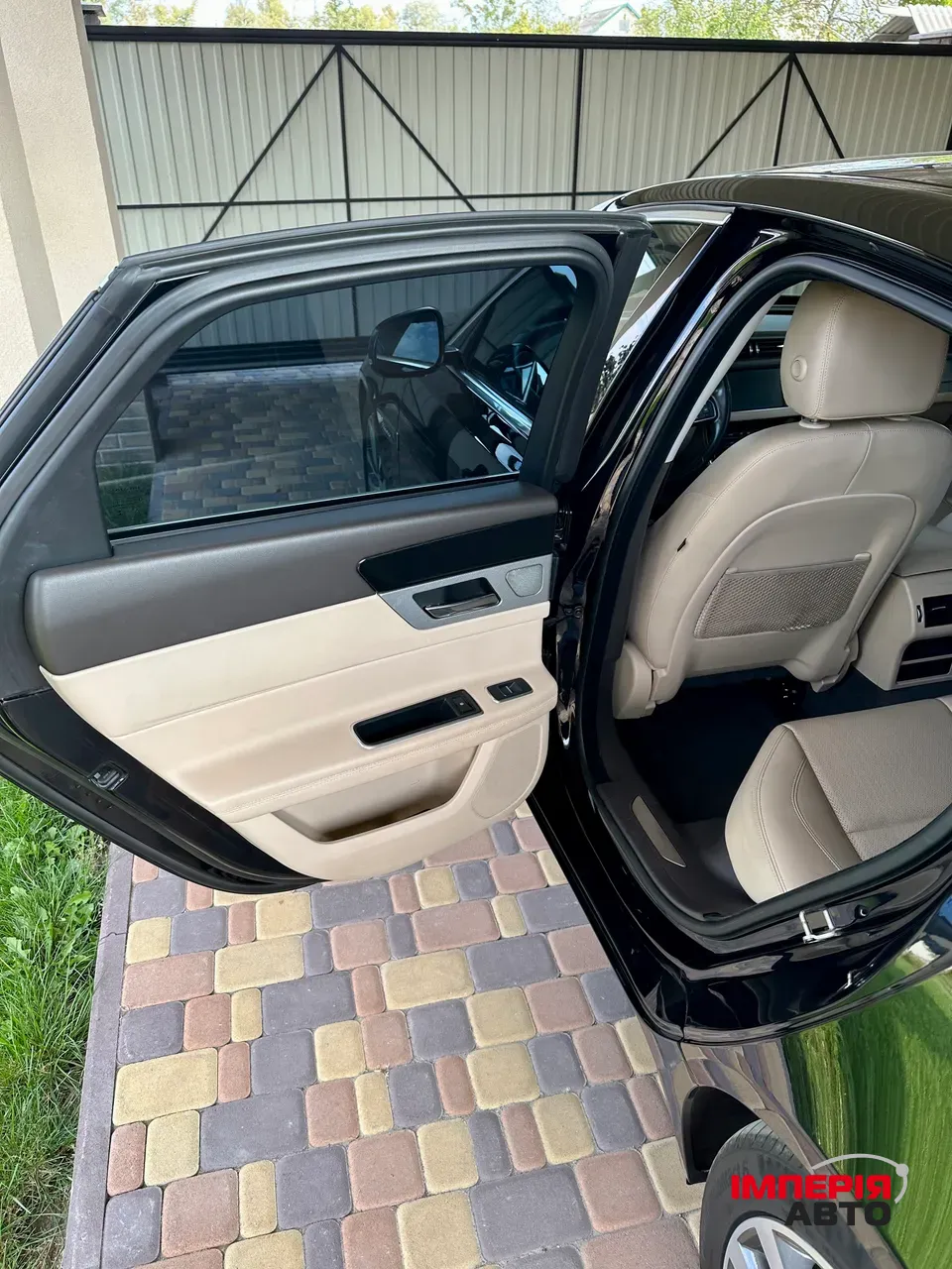 Jaguar XF - фото 7