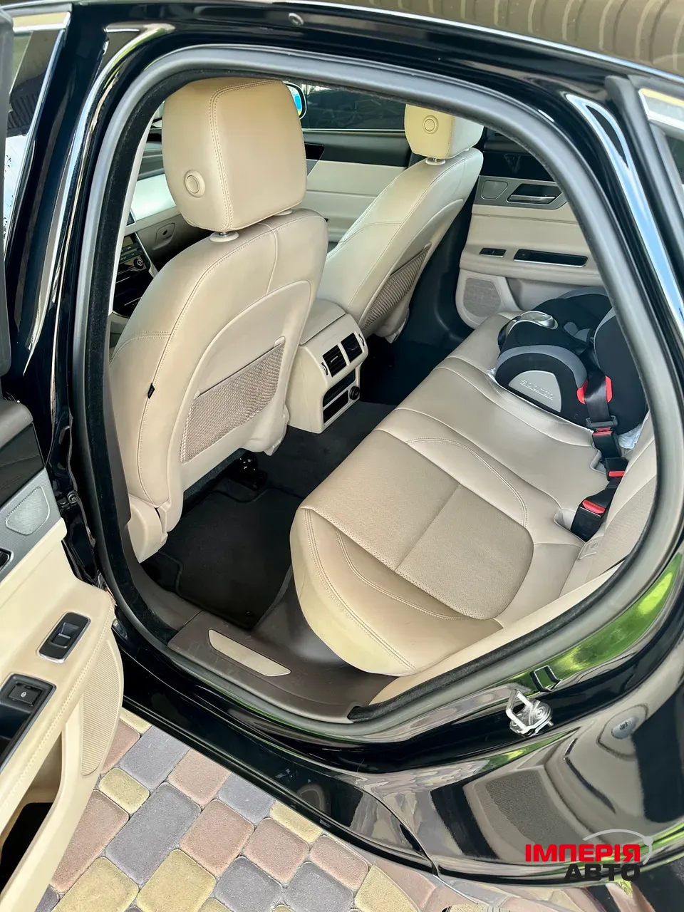 Jaguar XF - фото 6