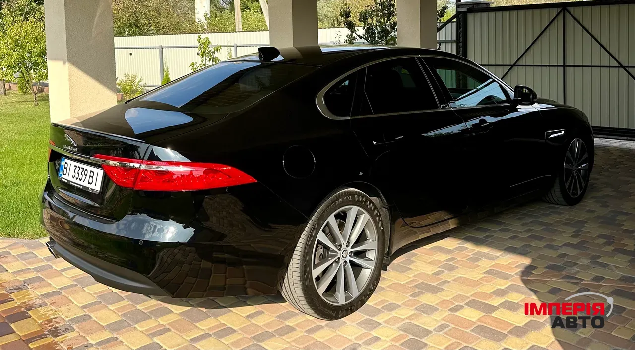 Jaguar XF - фото 2