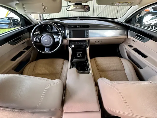 Jaguar XF - фото 5