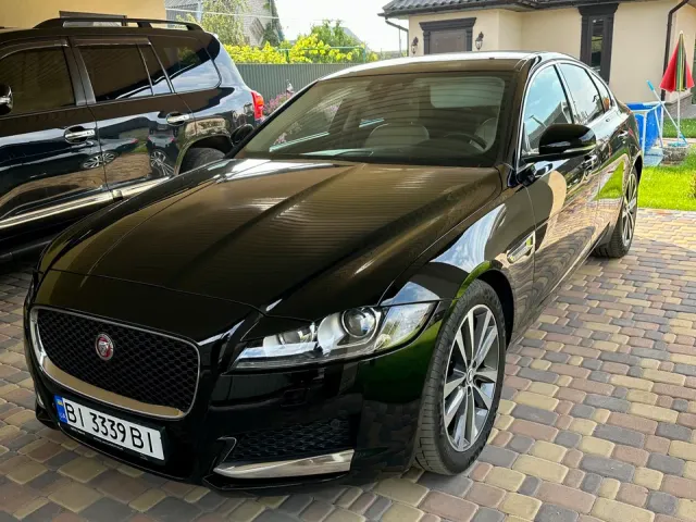 Jaguar XF - фото 1