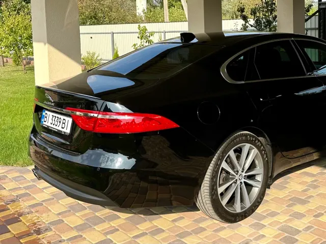 Jaguar XF - фото 2