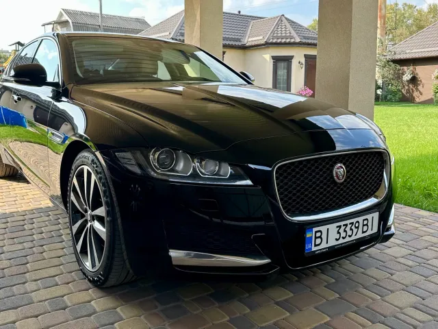 Jaguar XF - фото 4