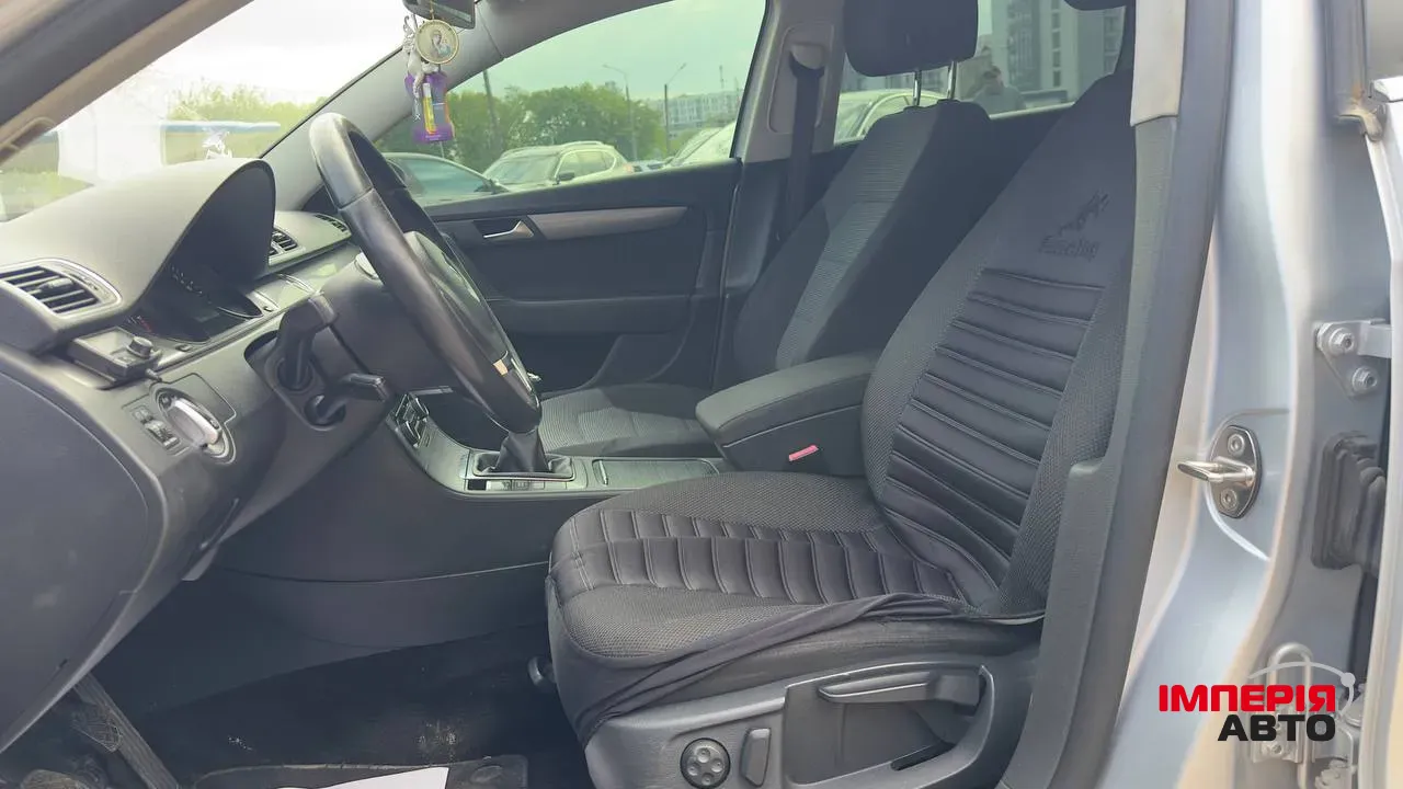 Volkswagen Passat - фото 4